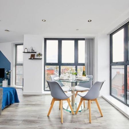 Stylish 2 Bed Apartment With Free Parking, Close To City Centre By Hass Haus Manchester Esterno foto